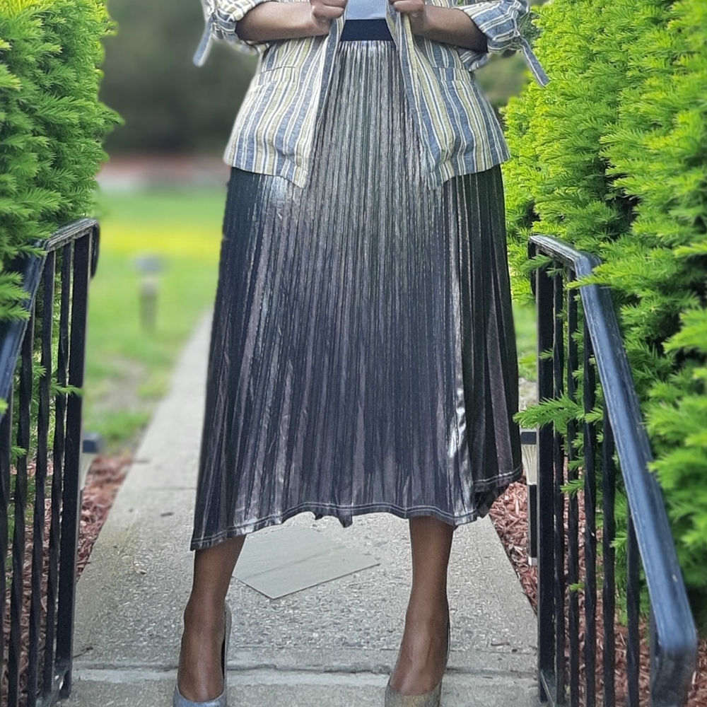 Simply Salted Metallic Pleated Skirt